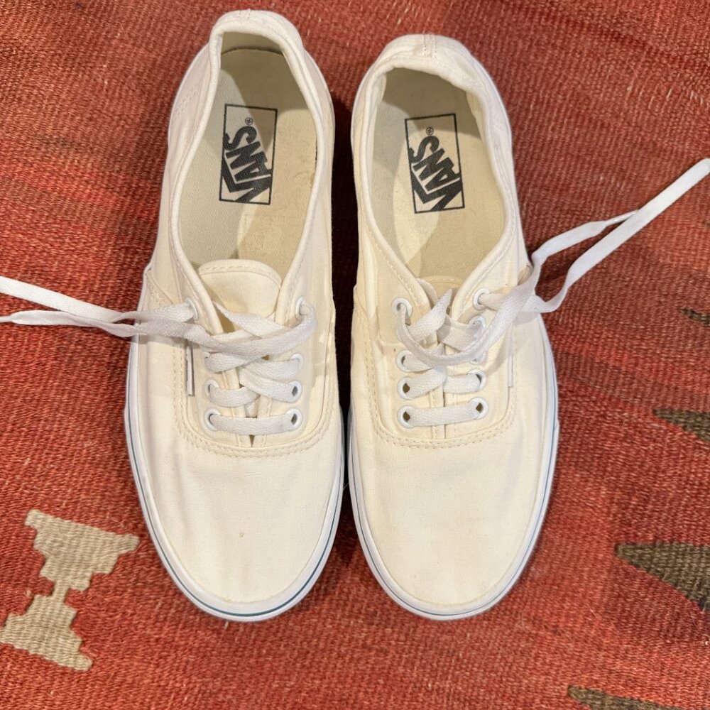 VANS - White - size 10 womens BN
